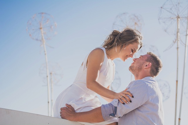 Adult online dating - Why men and women love it